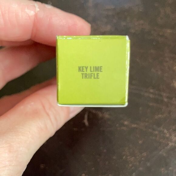 1 LEFT! Mac Oh Sweetie! Lipcolour Key Lime Trifle - Picture 6 of 6